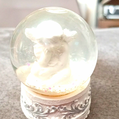 Schneekugel mit engel - mit, engel-figur